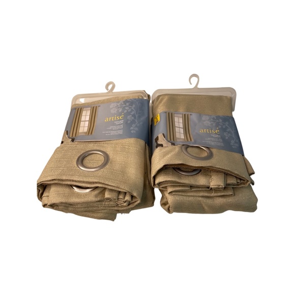 Curtains - Picture 1 of 4